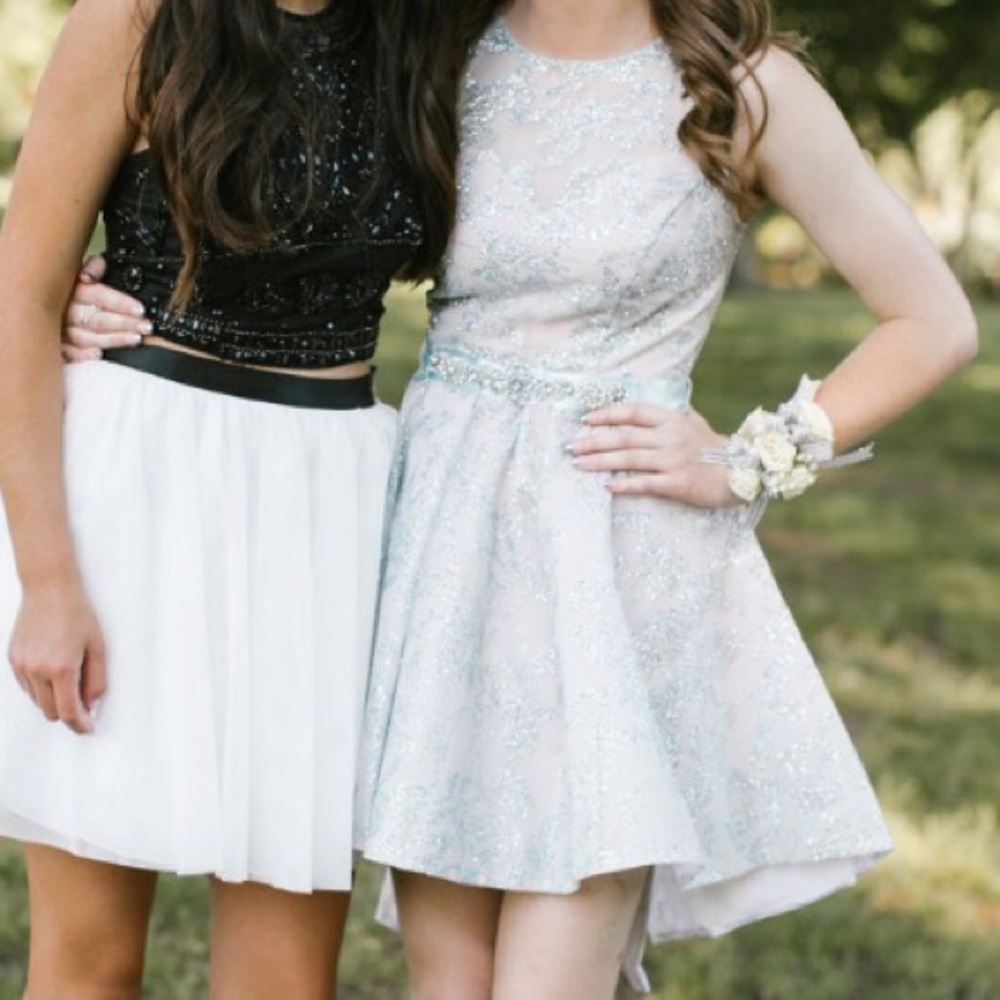 Beautiful Formal Dress!!